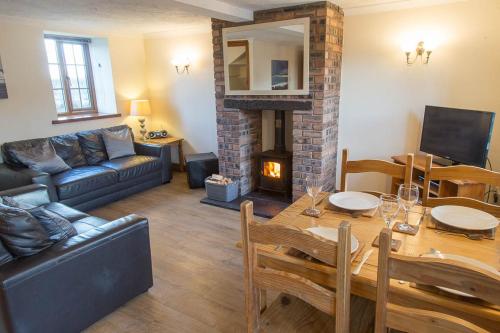 Фотография гостевого дома Yr Eifl Cottage