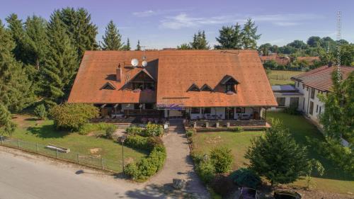 Фотография гостиницы Hotel Zum Forst