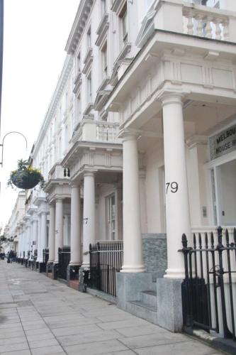 Фотография гостиницы Melbourne House Hotel