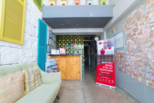 Фотография гостиницы RedDoorz Plus @ Danlig Street Makati