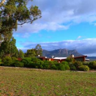 Фотографии гостиницы 
            Meringa Springs