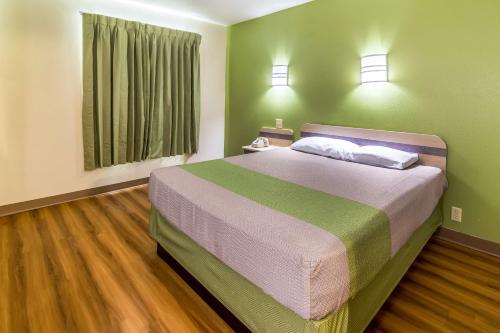 Фотография гостиницы Econo Lodge Hot Springs