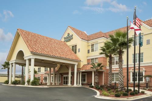 Фотография гостиницы Country Inn & Suites by Radisson, Crestview, FL
