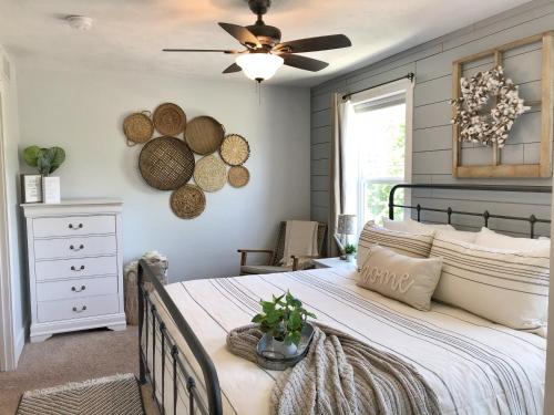 Фотографии гостевого дома
“Hygge” 3BDR townhouse, Close to beach, park & wineries!