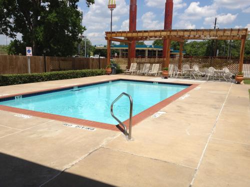 Фотография гостиницы Americas Best Value Inn Columbus