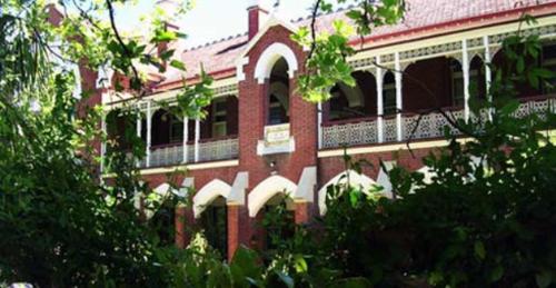 Фотография гостиницы The Old Priory