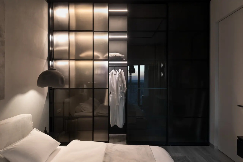 Фотография квартиры Апартаменты Премиум Loca Eco Life на 17-м этаже с видом на пруд