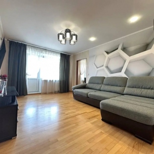 Фотография квартиры Квартира Трехкомнатная Аэродромная 72а