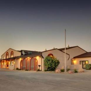 Фотография гостиницы Best Western West Hills Inn