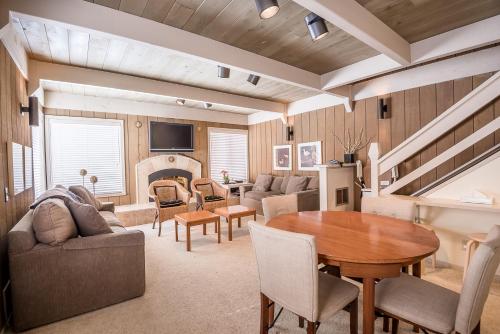 Фотография гостевого дома Villager Condo 1235 - In the Heart of Sun Valley Resort Access to Resort Pools