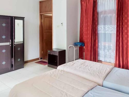 Фотография гостиницы RedDoorz Plus @ Hotel Asih UNY