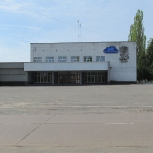 Фотография домов культуры Дмитриевский районный Дом культуры