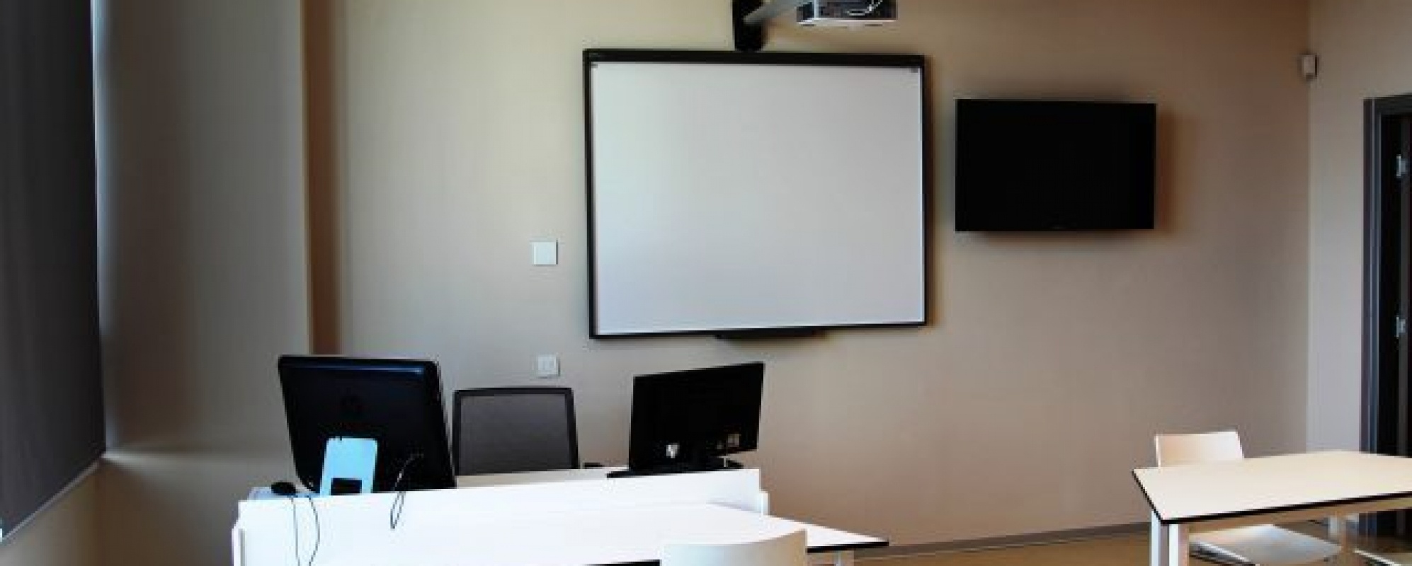 Фотографии конференц-зала Российский Международный Олимпийский университет на 12 человек