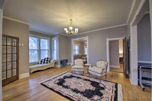 Фотография гостевого дома Noblesville Historic Home Walk to Downtown Shops!