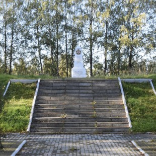 Фотография достопримечательности Братская могила советских военнопленных и мирных жителей,  уничтоженных в концлагере Пески