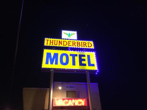 Фотографии гостиницы 
            Thunderbird Motel Las Vegas/ New Mexico