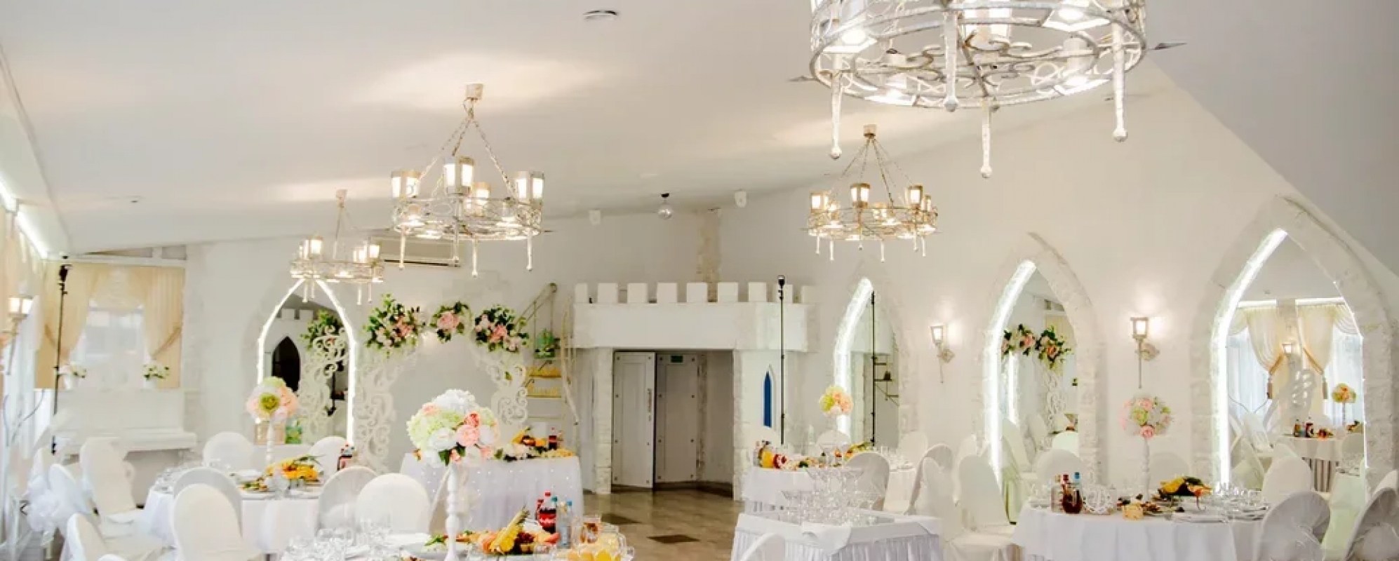 Фотографии банкетного зала Зеркально-золотой зал