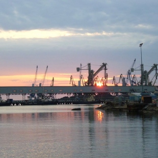 Фотография транспортного узла Морской торговый порт