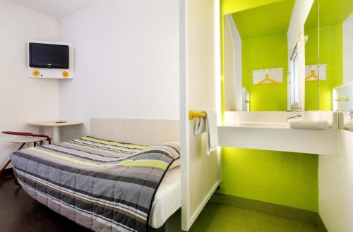 Фотография гостиницы hotelF1 Les Ulis Courtaboeuf