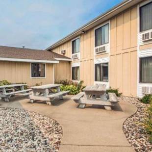 Фотографии гостиницы 
            Econo Lodge Tomah