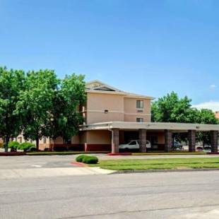 Фотографии гостиницы
Super 8 by Wyndham Albuquerque West/Coors Blvd