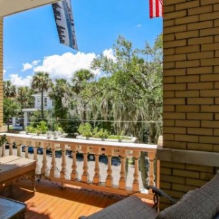 Фотография гостевого дома JBH 115 W 2nd Apt #3