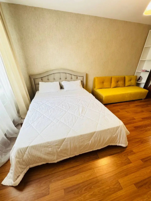 Фотографии квартиры 
            Апартаменты двухкомнатные с балконом на Щорса 105