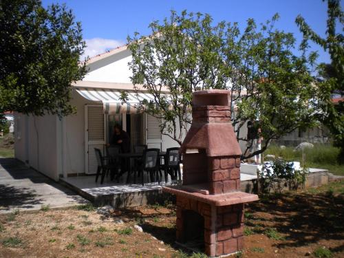 Фотография гостевого дома Holiday home Branka-80m from beach