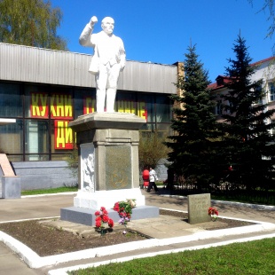 Фотография Первый в мире памятник В. И. Ленину