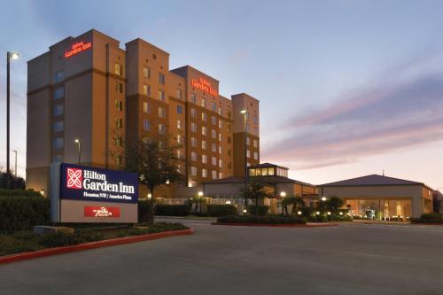 Фотография гостиницы Hilton Garden Inn Houston NW America Plaza