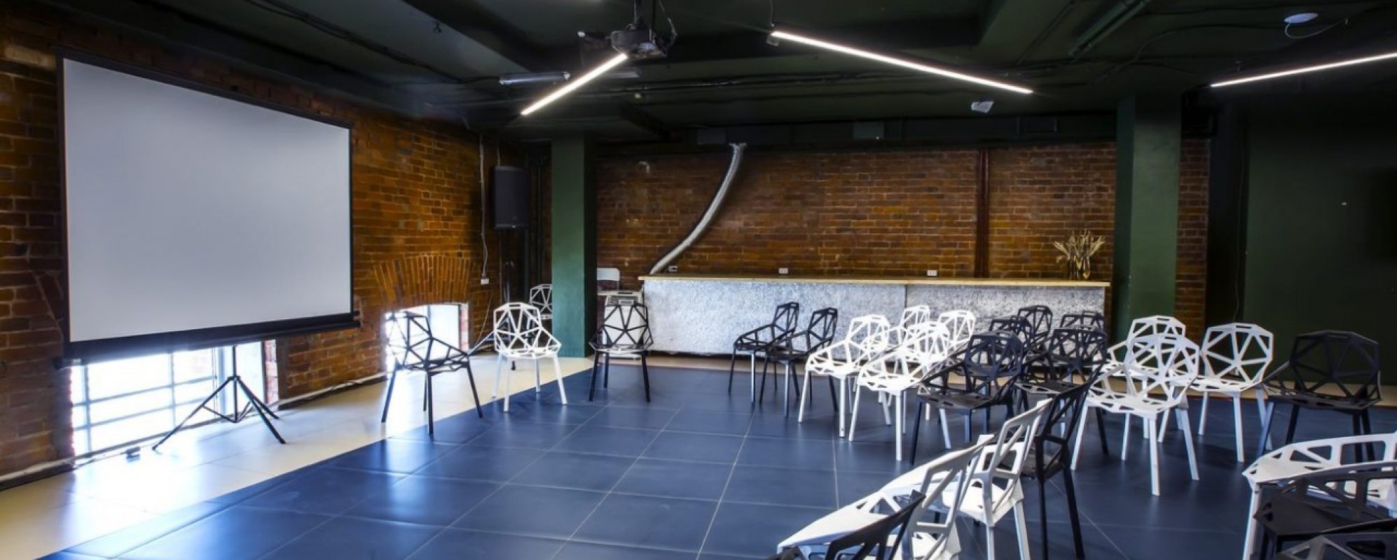 Фотографии конференц-зала Пространство Весна Красный зал