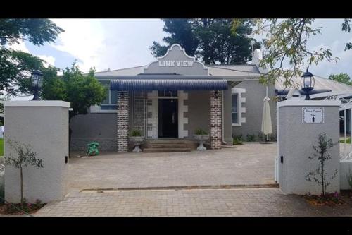 Фотографии гостевого дома 
            Linkview House