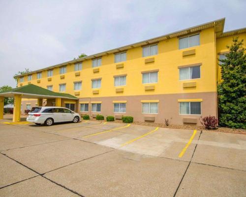 Фотография гостиницы Quality Inn East Evansville