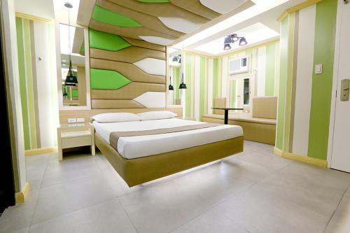 Фотография мотеля Victoria Court Gil Puyat Motorist Lodge