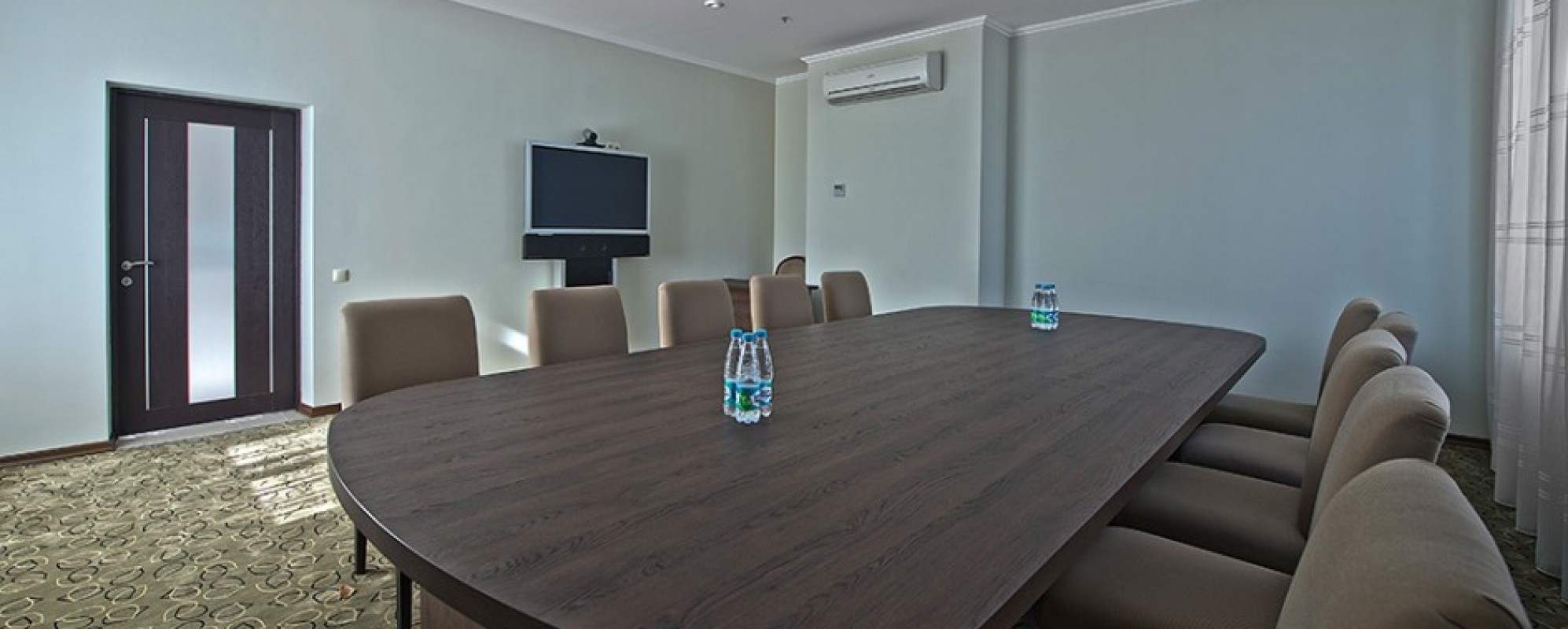 Фотографии комнаты для переговоров Рамада Ростов-на-Дону