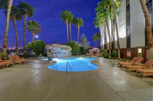 Фотография гостиницы Hampton Inn Tropicana Las Vegas