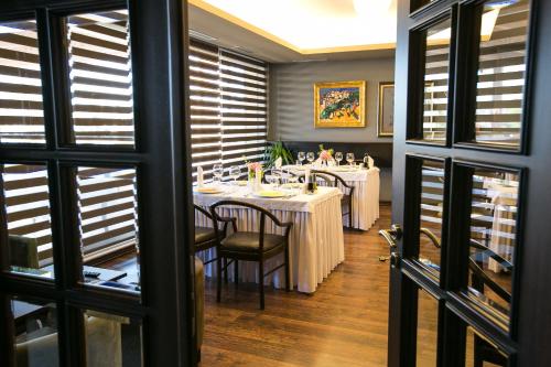 Фотография гостиницы Hotel Victoria Tirana