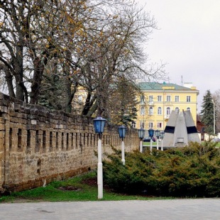 Фотография памятника архитектуры Крепостная стена с памятником Суворову