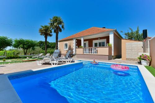 Фотография гостевого дома Holiday House MERI, 5+2, Benkovac