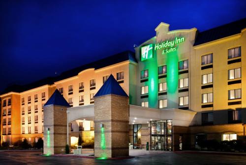 Фотография гостиницы Holiday Inn Hotel & Suites Council Bluffs, an IHG Hotel