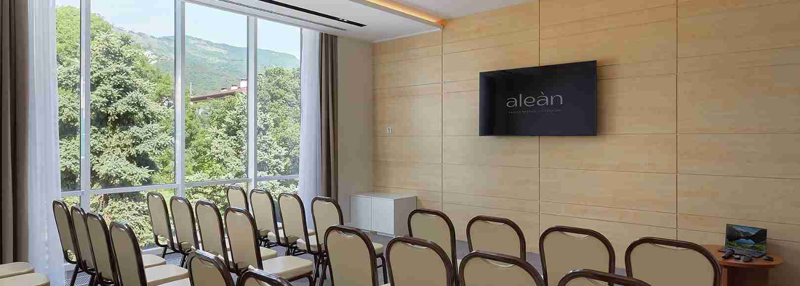 Фотография комнаты для переговоров Комната для переговоров