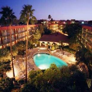 Фотографии гостиницы
Embassy Suites Phoenix Airport at 24th Street