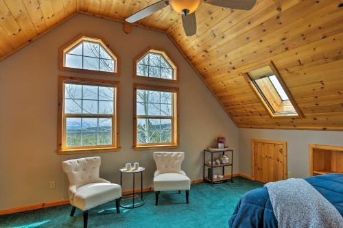 Фотография гостевого дома Quiet Chalet with Big Views - Walk to Tahoe Skiing!