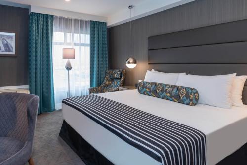 Фотография гостиницы Sandman Signature Saskatoon South Hotel