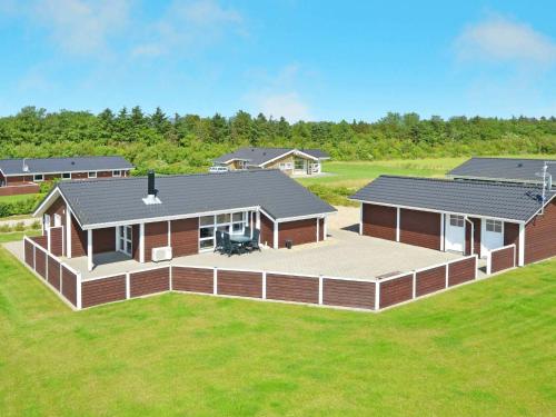 Фотография гостевого дома Three-Bedroom Holiday home in Hemmet 47