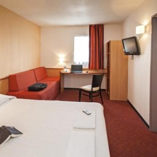 Фотография гостиницы Brit Hotel Confort Montauban