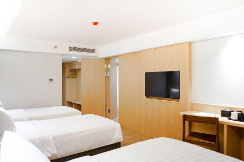 Фотография гостиницы Aveta Hotel Malioboro - CHSE Certified