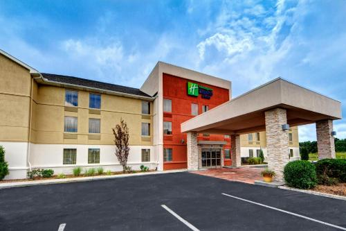 Фотография гостиницы Holiday Inn Express & Suites Crossville, an IHG Hotel