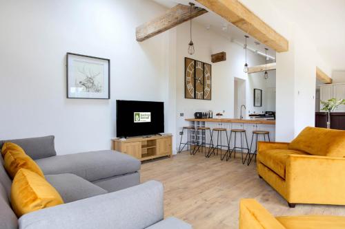 Фотографии гостевого дома
Hastings Retreat Rural barn conversions with Private Lake