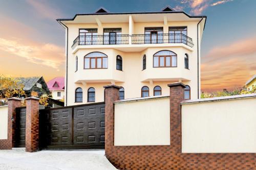 Фотография гостевого дома Замечательный дом в Сочи